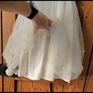 Beautiful Vintage style dress sz 4 toddler, in off white color!